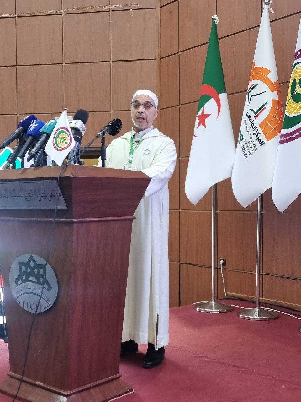 مشاركة رئيس المجلس الاسلامي الاعلى في مؤتمر تيبازة الدولي للصيرفة الإسلامية