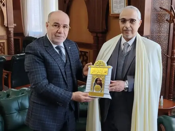 تعزيز التنسيق والتعاون بين المجلس الإسلامي الأعلى ووزارة الشؤون الدينية والأوقاف