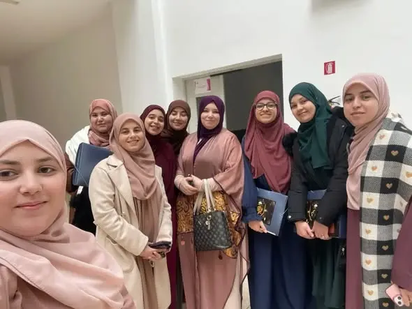 مشاركة الأستاذة الدكتورة سامية قطوش بمحاضرة بعنوان: “المسابقات القرآنية كآلية استراتيجية لترسيخ المرجعية الدينية”