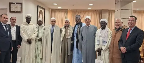 رئيس المجلس الإسلامي الأعلى يستقبل وفد المشايخ المشاركين في “الدروس الدعوية الأحمدية”