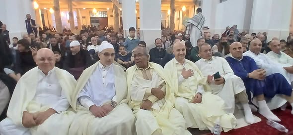 مشاركة رئيس المجلس الإسلامي الأعلى في حفل تكريمي بمسجد “السيدة زينب”