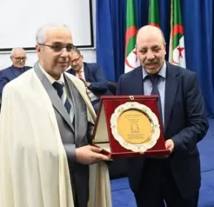 السيد رئيس المجلس الإسلامي الأعلى رفقة السيد المدير العام للمدرسة الوطنية للإدارة