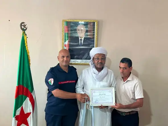 مشاركة الشيخ أحمد بن مالك في الندوة الوطنية التي نظمتها الزاوية الصنهاجية الرحمانية تحت عنوان: “تعزيز التماسك الاجتماعي… ضرورة وطنية يمليها الواقع وتجسدها قيم الانتماء”.