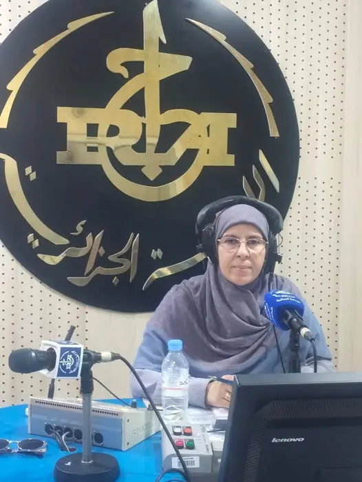 مشاركة الأستاذة الدكتورة زبيدة إقروفة في حفل اختتام الدورة الصيفية المخصصة للنساء